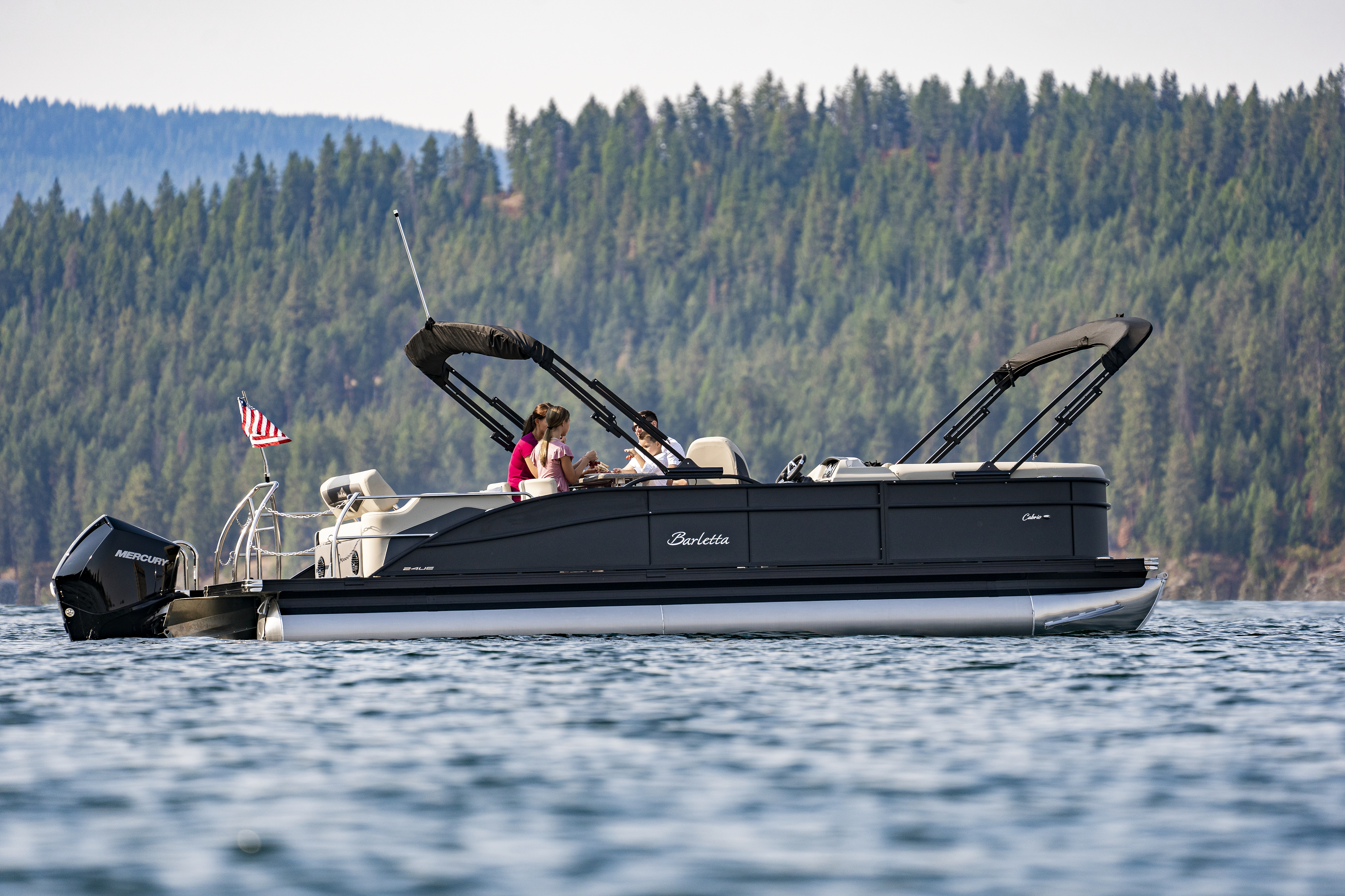 How to Dock Your Pontoon Boat on a Lift